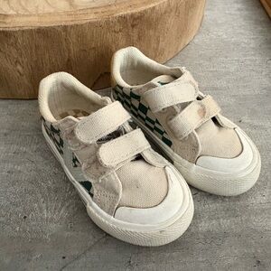 Victoria Kids Beige and Green Sneakers